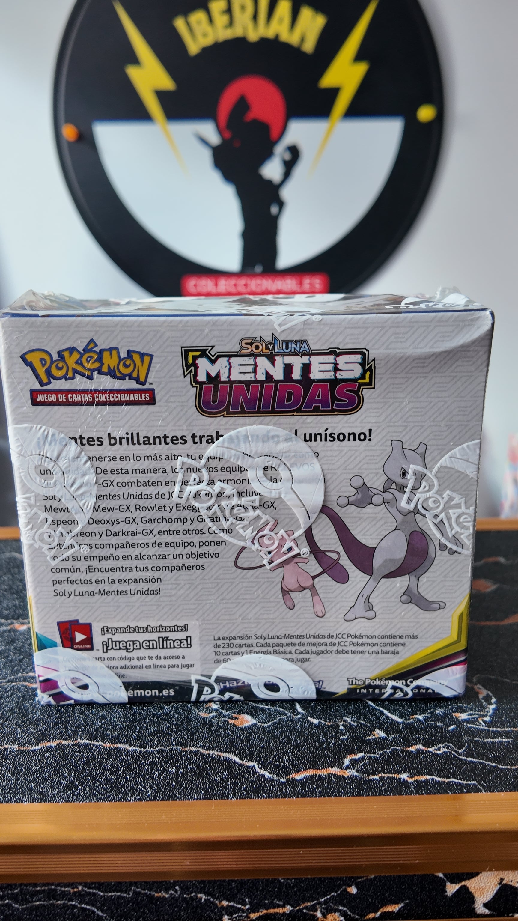 Caja de sobres Mentes unidas, Español - Pokeiberian Coleccionables