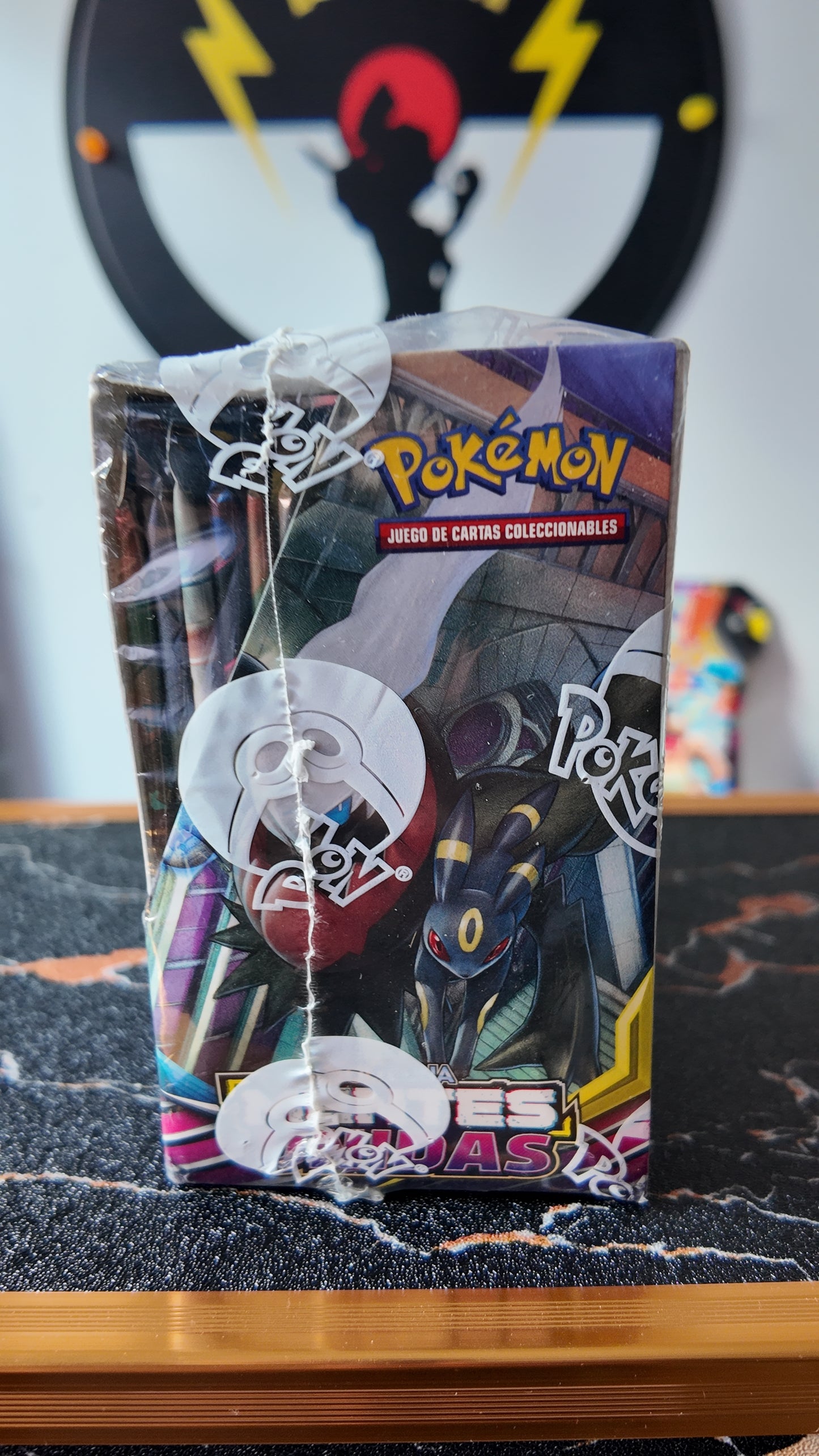 Caja de sobres Mentes unidas, Español - Pokeiberian Coleccionables