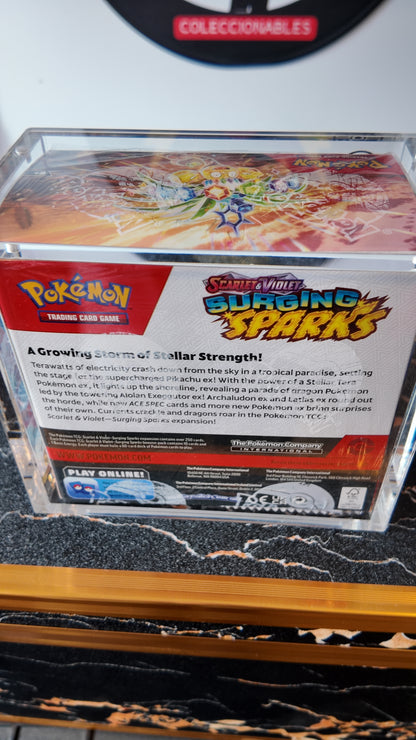 Booster Box 36 sobres Surging Sparks , Inglés, incluye protector acrílico .
